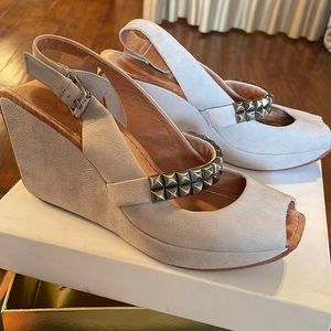 Modern Vintage grey leather peep toe wedge sandals size 9